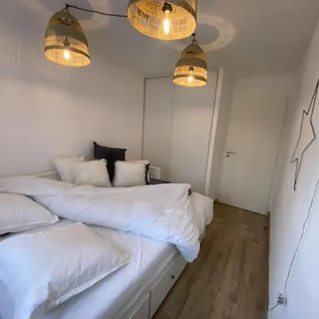 Apartment Avec Jardin Prive A *