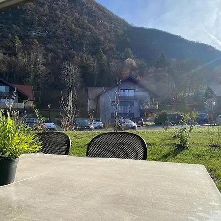 Apartment Avec Jardin Prive A *