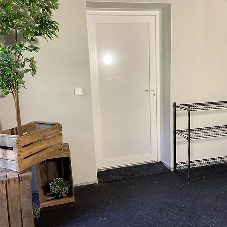 Apartment Avec Jardin Prive A *